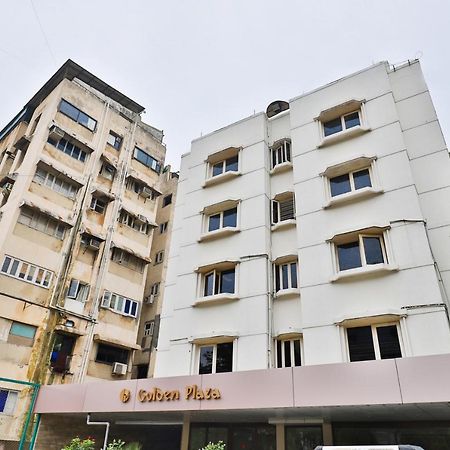 Oyo 2351 Hotel Golden Plaza อาเมดาบัด ภายนอก รูปภาพ