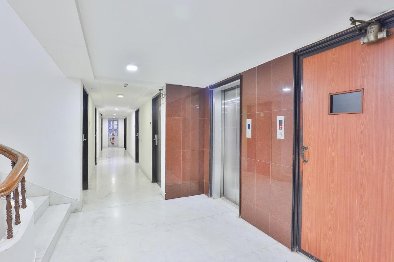 Oyo 2351 Hotel Golden Plaza อาเมดาบัด ภายนอก รูปภาพ